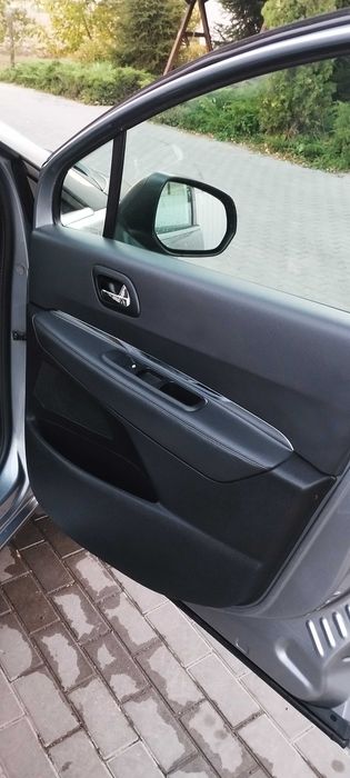 PEUGEOT 5008 Allure