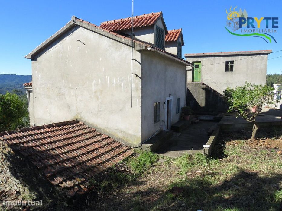 Moradia T5 situada a 10 minutos de Vila de Rei