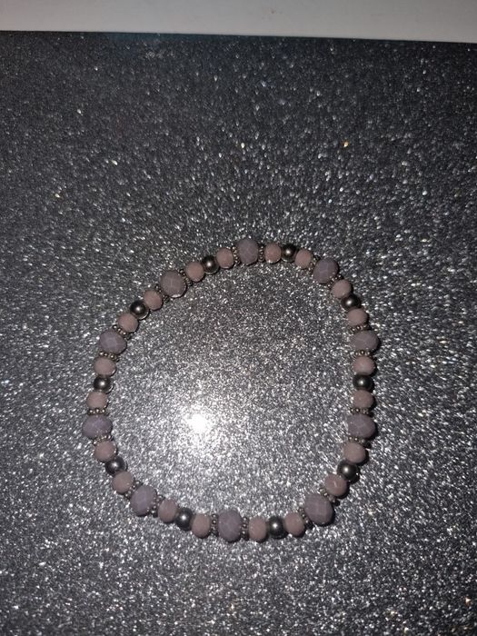 Jasno fioletowa bransoletka z kamieni własno ręcznie robiona