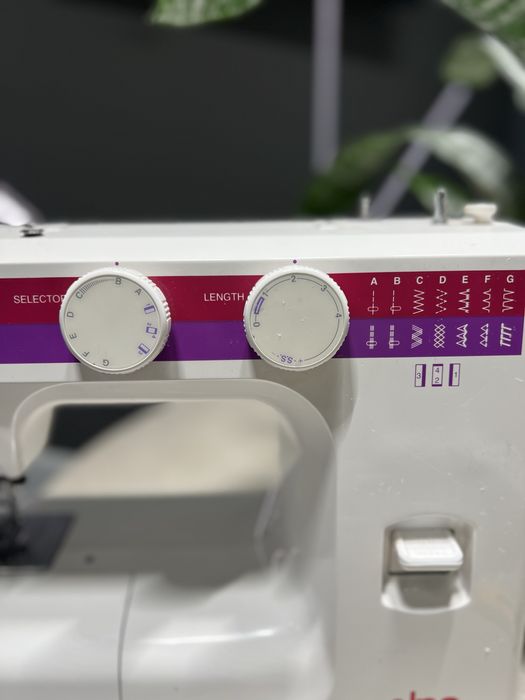 Швейна машинка Elna 1001