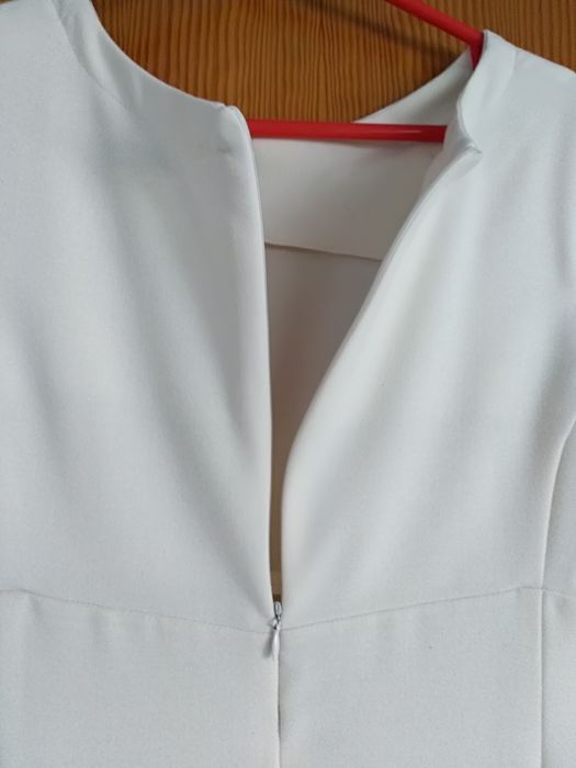 Sukienka wizytowa jasny beż