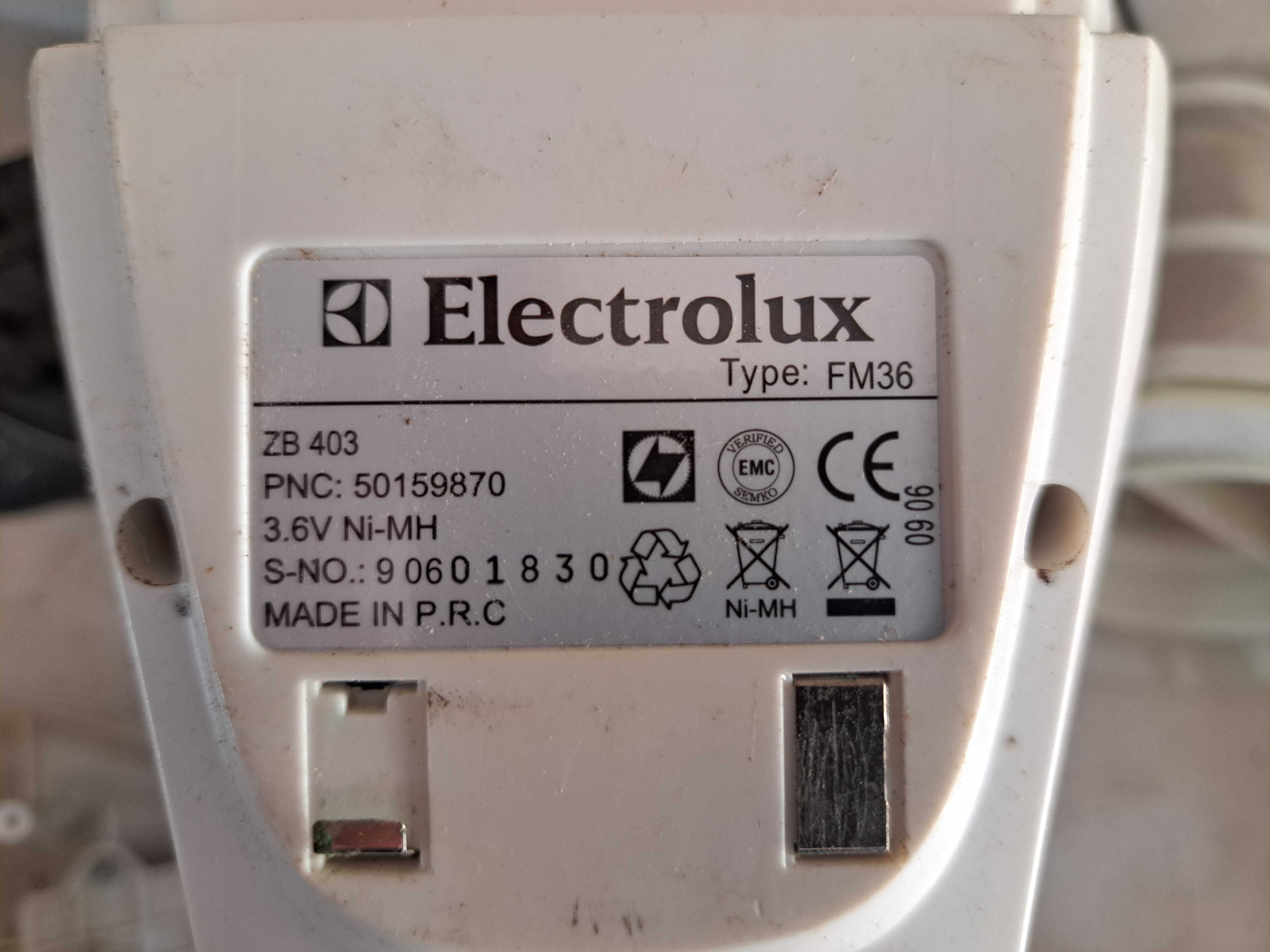 Motor e vários acessórios para aspirador Eletrolux Type FM36