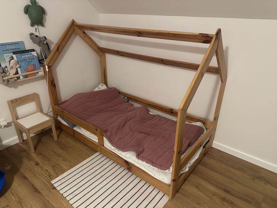 Lóżko dziecięce domek z materacem