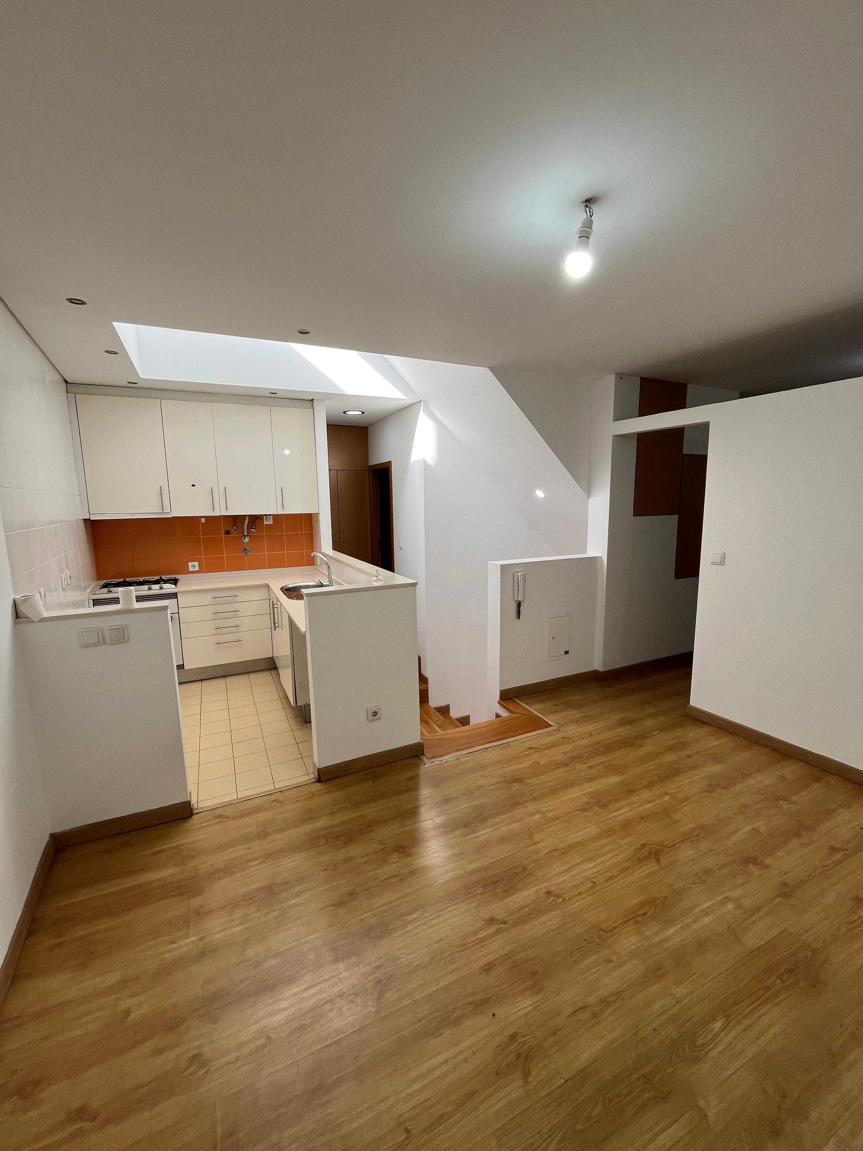 T2+1 com terraço em Almada velha