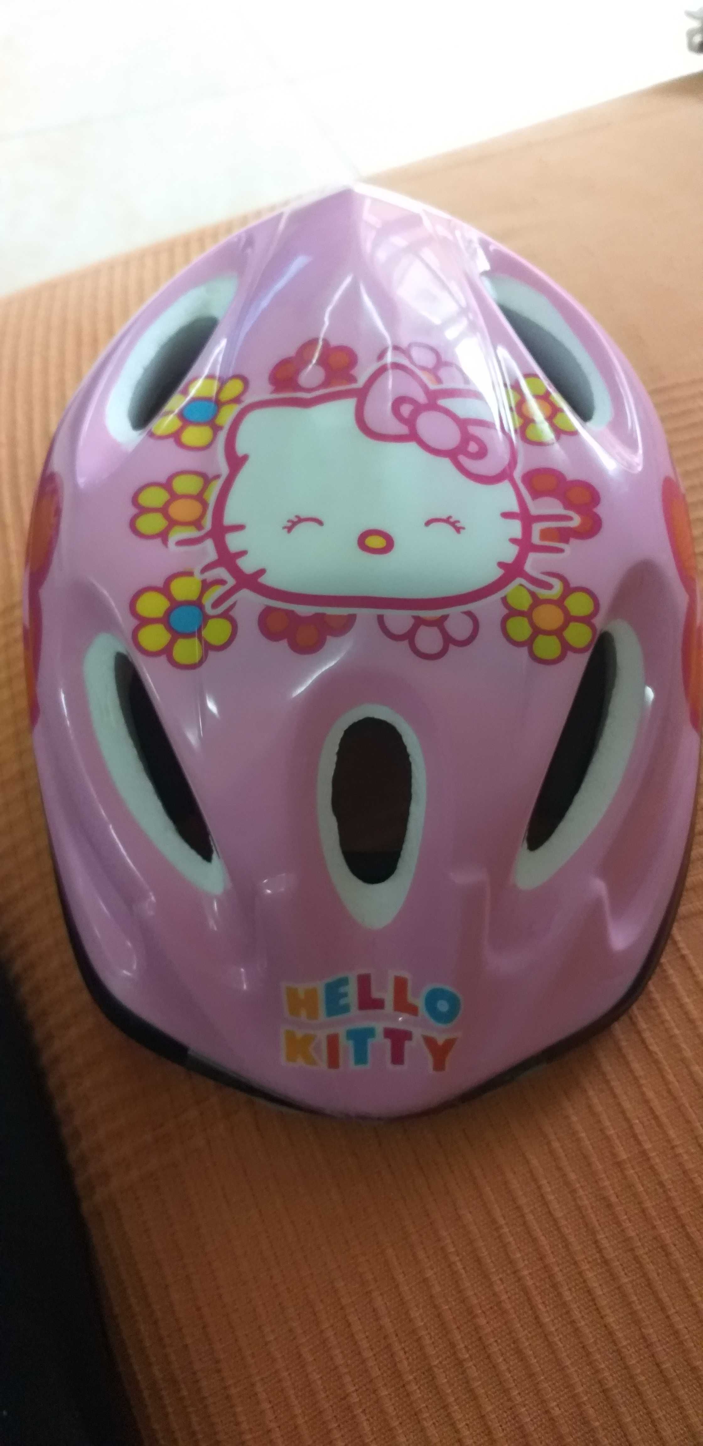 Bicicleta criança berg 4 a 7 anos e capacete Hello Kitty