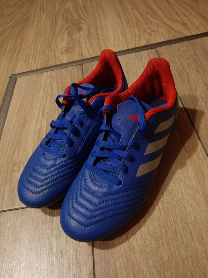 Korki adidas predator  r.33