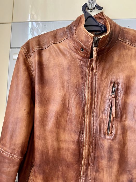 Чоловіча шкіряна куртка
