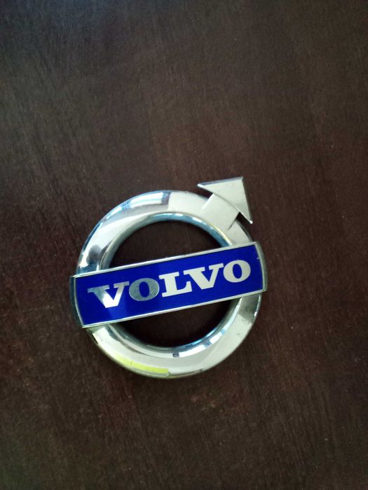 VOLVO C30 S40 V50 V70 XC70 S80 XC90 emblemat grill znaczek 31,)3835/10