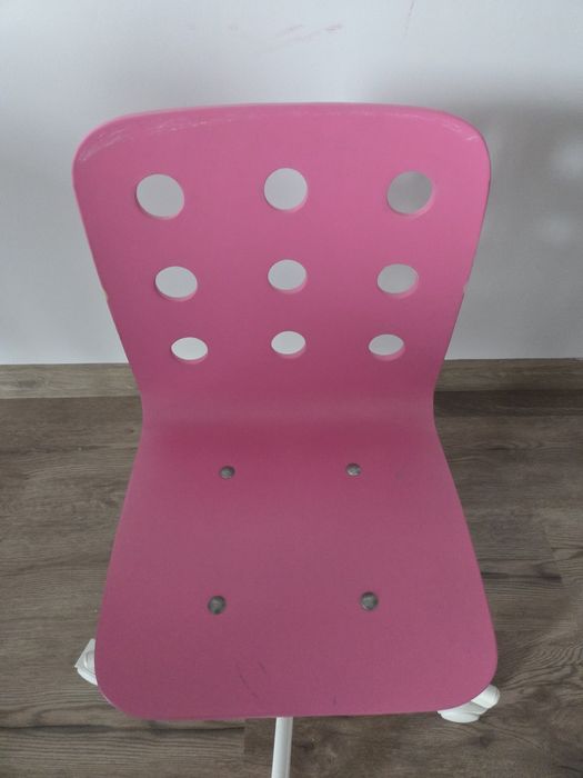 Krzesło do biurka Ikea różowe, regulowana wysokość