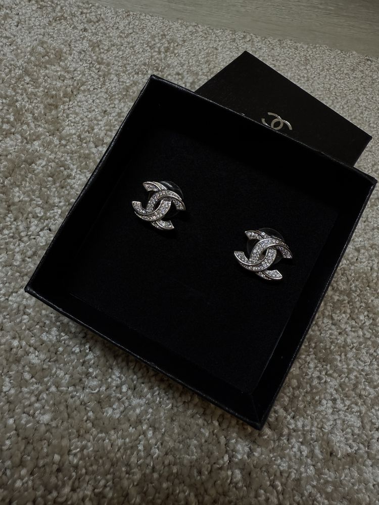 Вишукані сережкі chanel