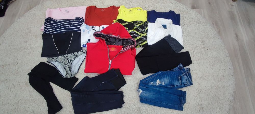 Duża paka ubrania damskie  zestaw 15szt  rozmiar S spodnie, bluzki