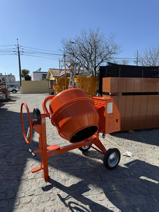 Betoneira Sirl 200Lts nova