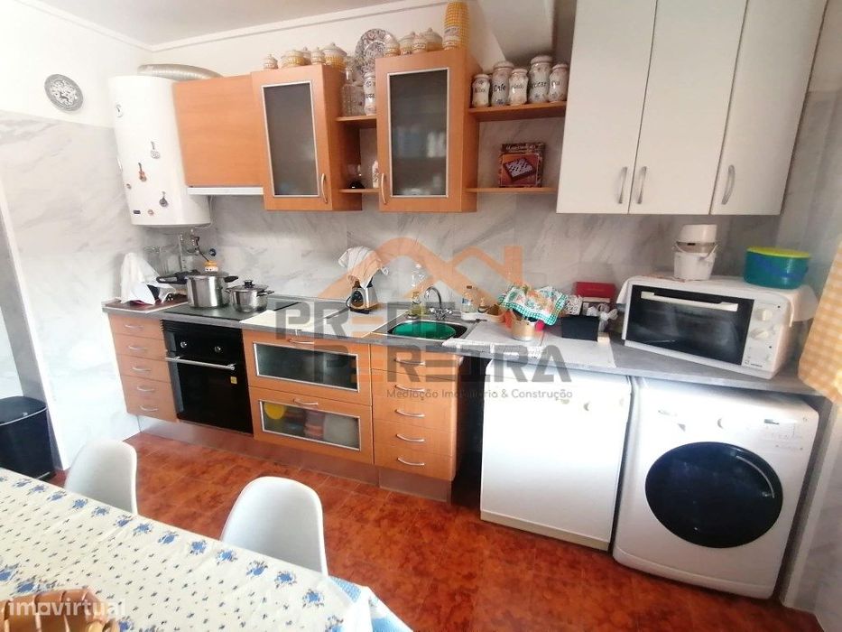 Quartos para arrendar, na Ramada - Bons Dias | Próximo do ISCE).