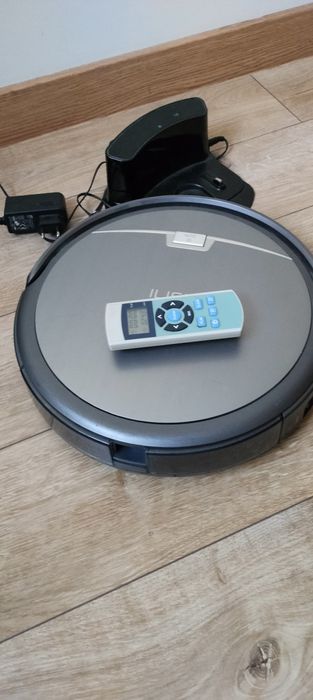 iRobot iLife z pilotem