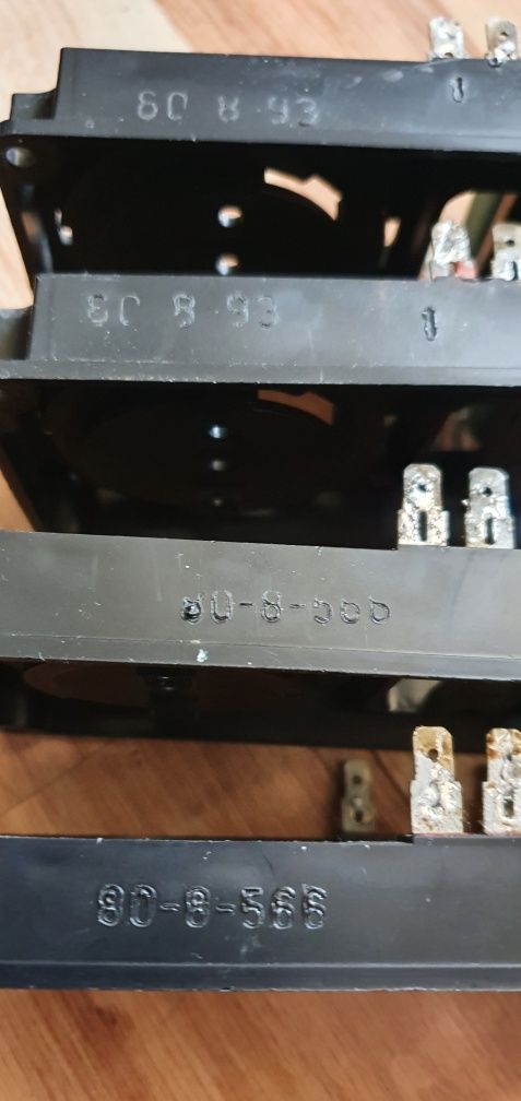 Zwrotnice,platformy Tonsil uniwersalne 6 sztuk.