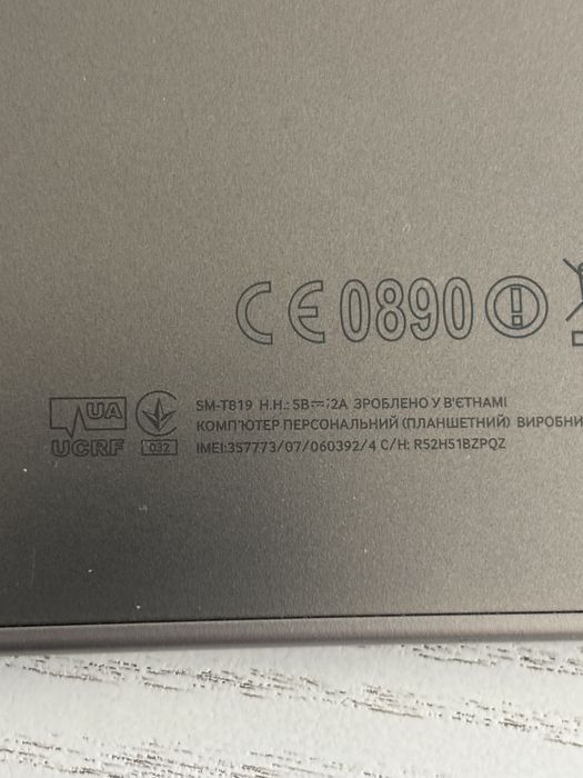 Продам планшет SAMSUNG в гарному стані , все працює, не битий.