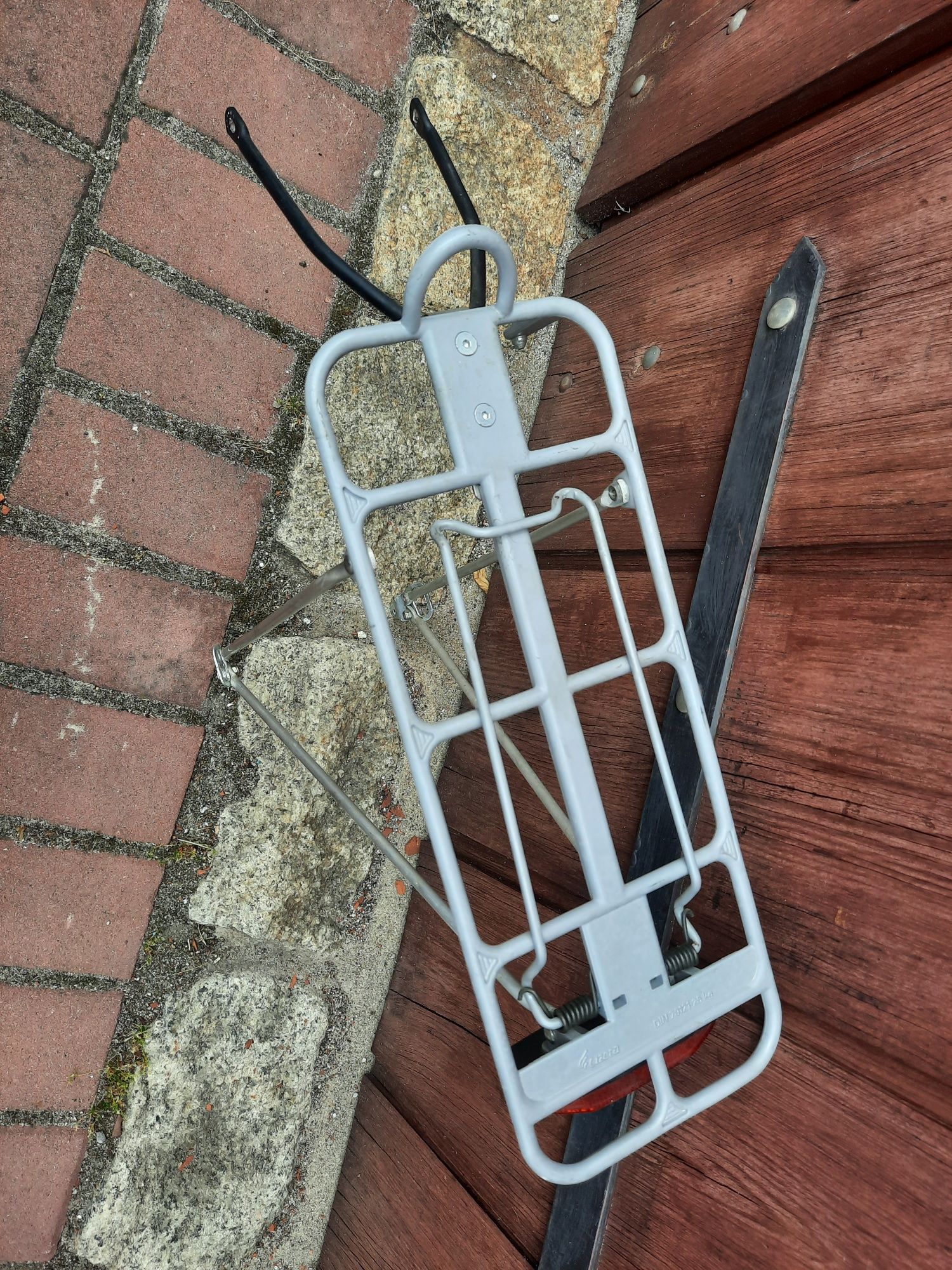 bagażnik rowerowy pod koło 28" aluminiowy 0625