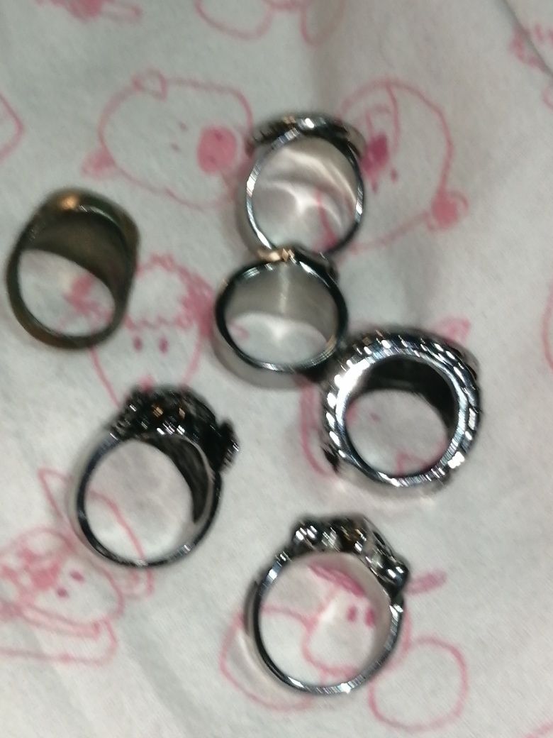 Conjunto de Vários Anéis Grossos com várias imagens