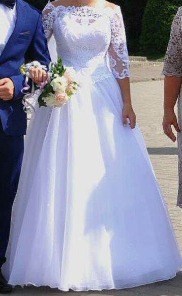 Весільна  біла сукня