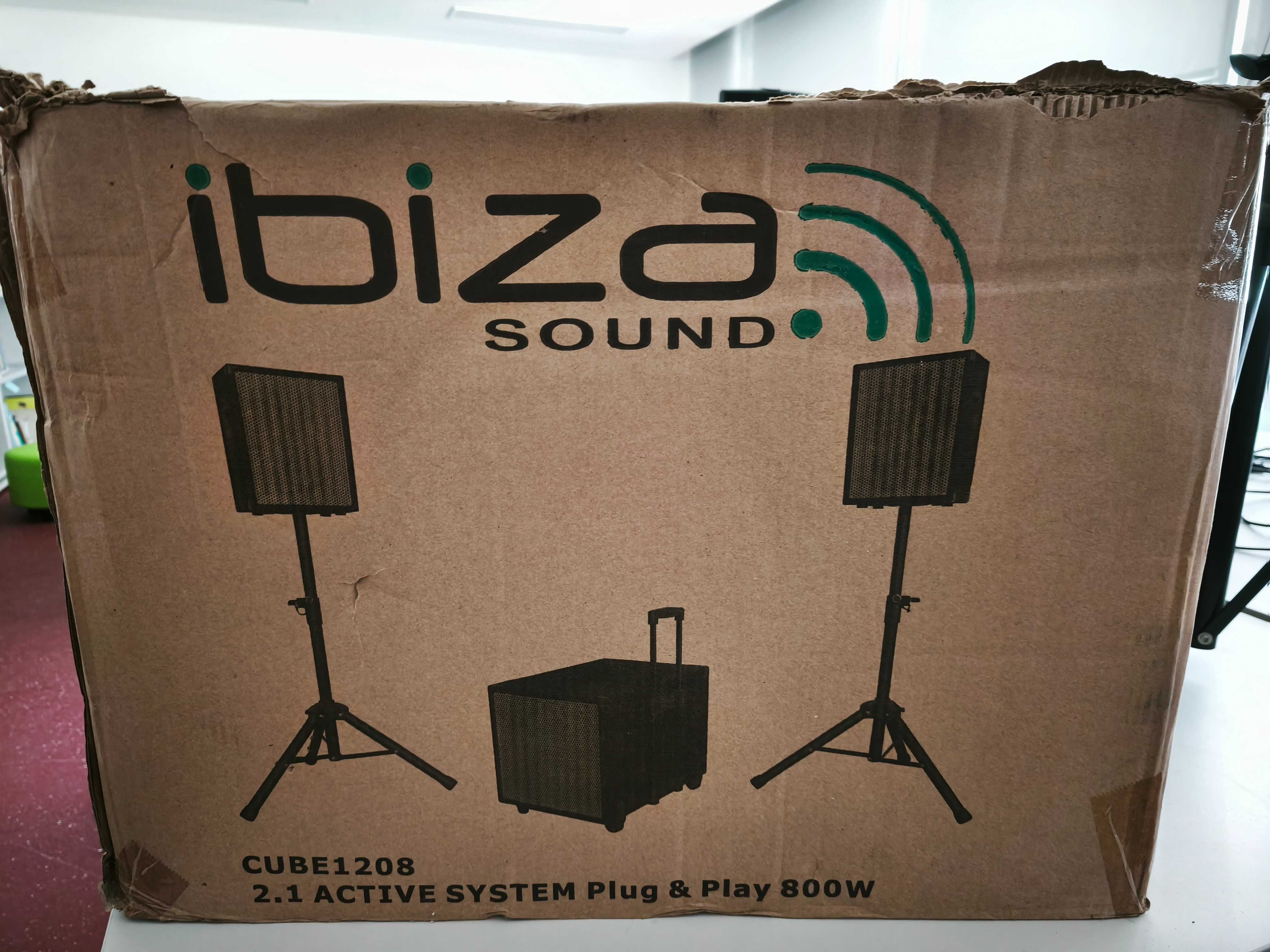 Subwoofer de 800 W + 2 colunas de 300 W + Mesa de mistura BEHRINGER