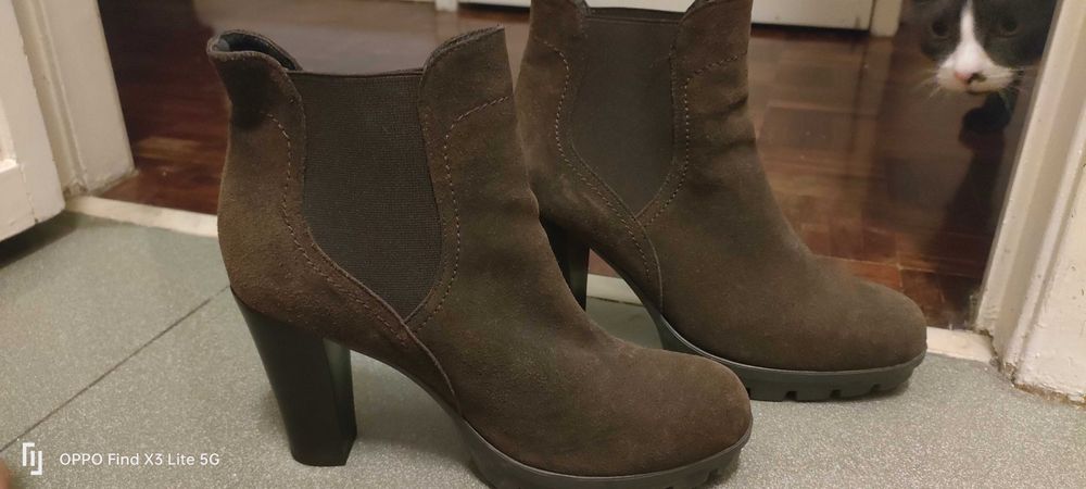Botas Camurça castanho