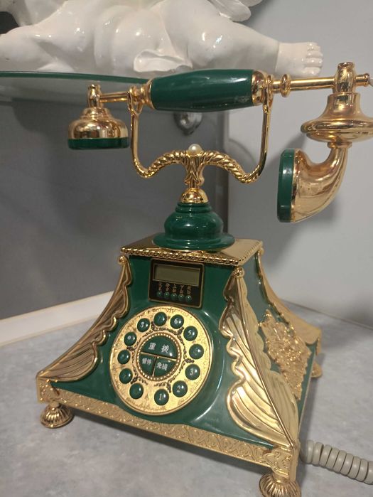 Ретро телефон антикварный
