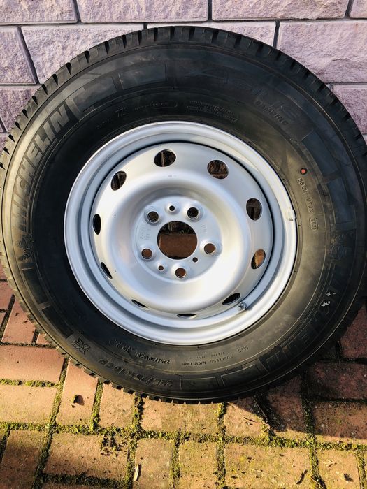 Kpl opon z felgami Michelin Agilis Camping 225/75r16 CP   M+S