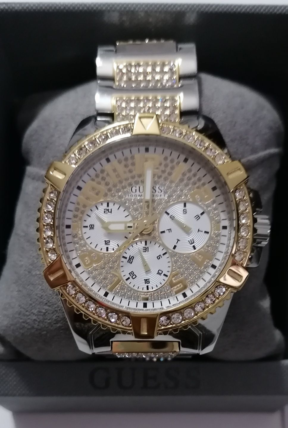 Relógio Guess,  pouco uso, pois no Alentejo não o uso