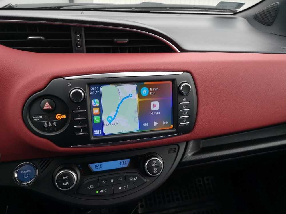Nawigacja Google Maps na ekranie Toyota Touch Android AUTO Carplay