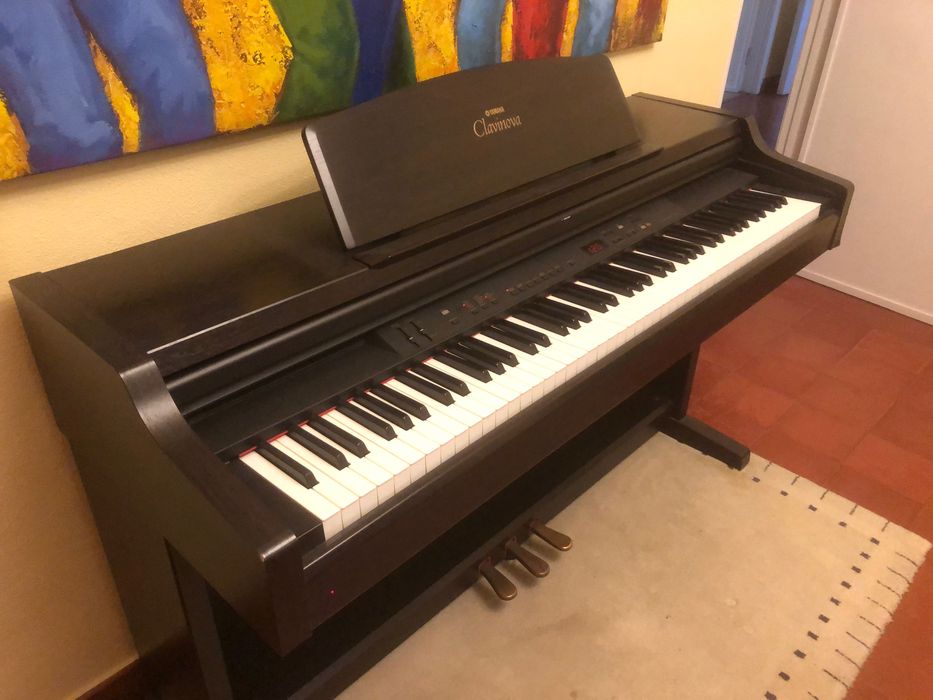 Piano Yamaha CLP 840