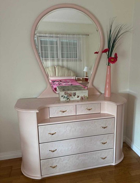 Conjunto Mobília de Quarto Rosa