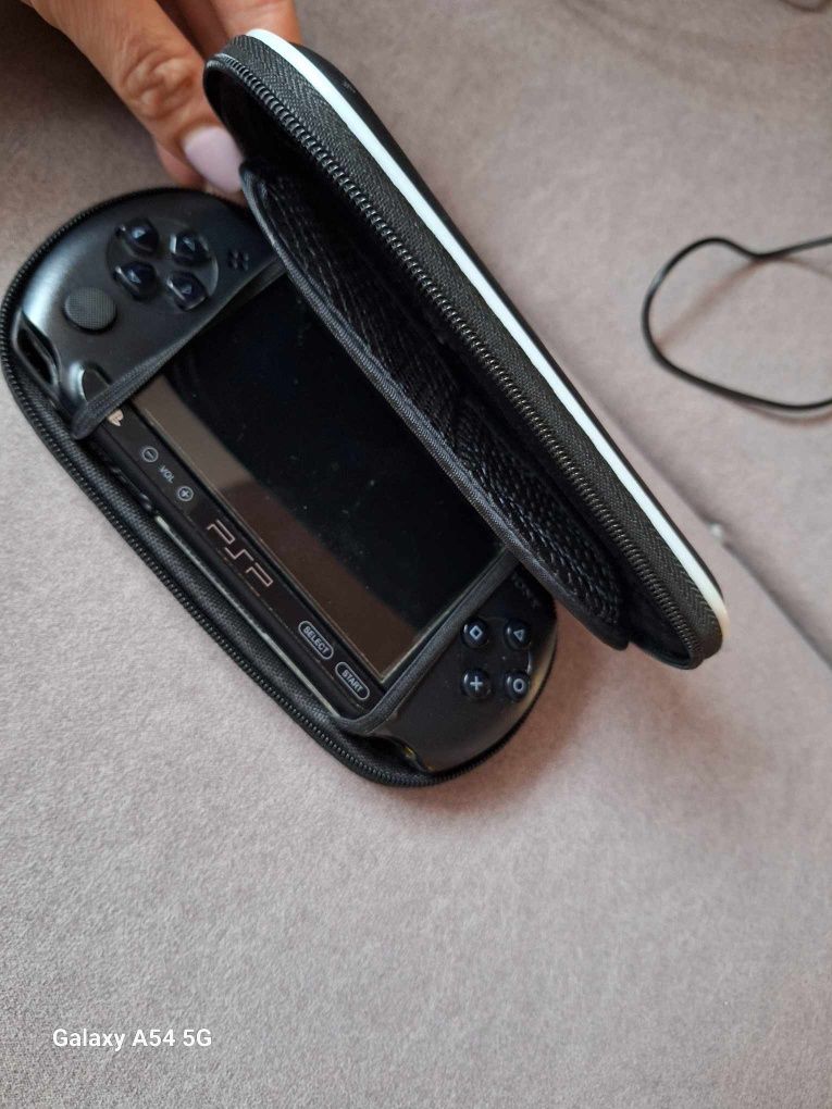 Psp 1004+etui,ładowarki,torba