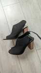 Buty na grubym obcasie