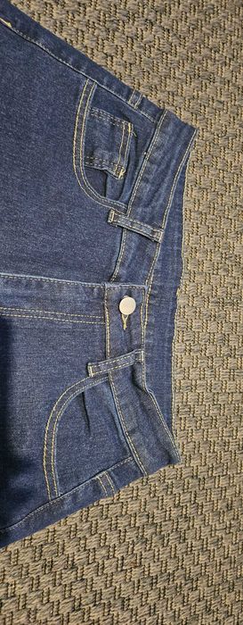 Жіночі нові джинси