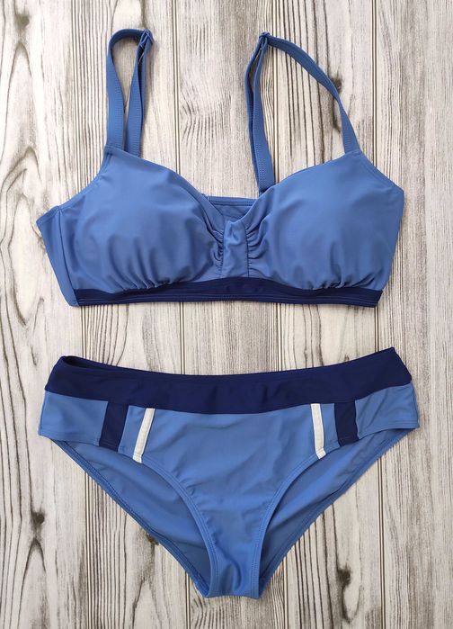 Якісний купальник блакитний високі трусики р.48 бюст С роздільний