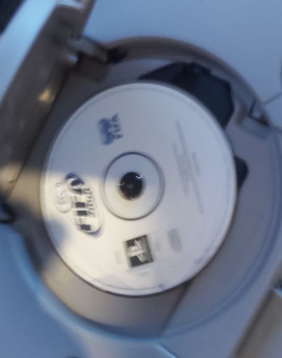 Ps1 fat com jogos 2 comandos e cartão de memória.