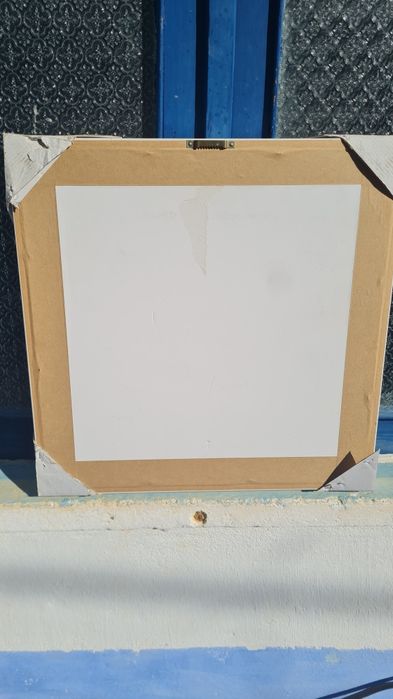 Quadro decorativo com moldura de alta qualidade.