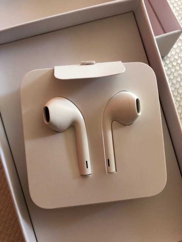 Douszne słuchawki APPLE Earpods złącze Lightning