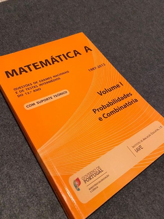 Matemática A - Livro de Preparação para Exame Nacional 12º ano