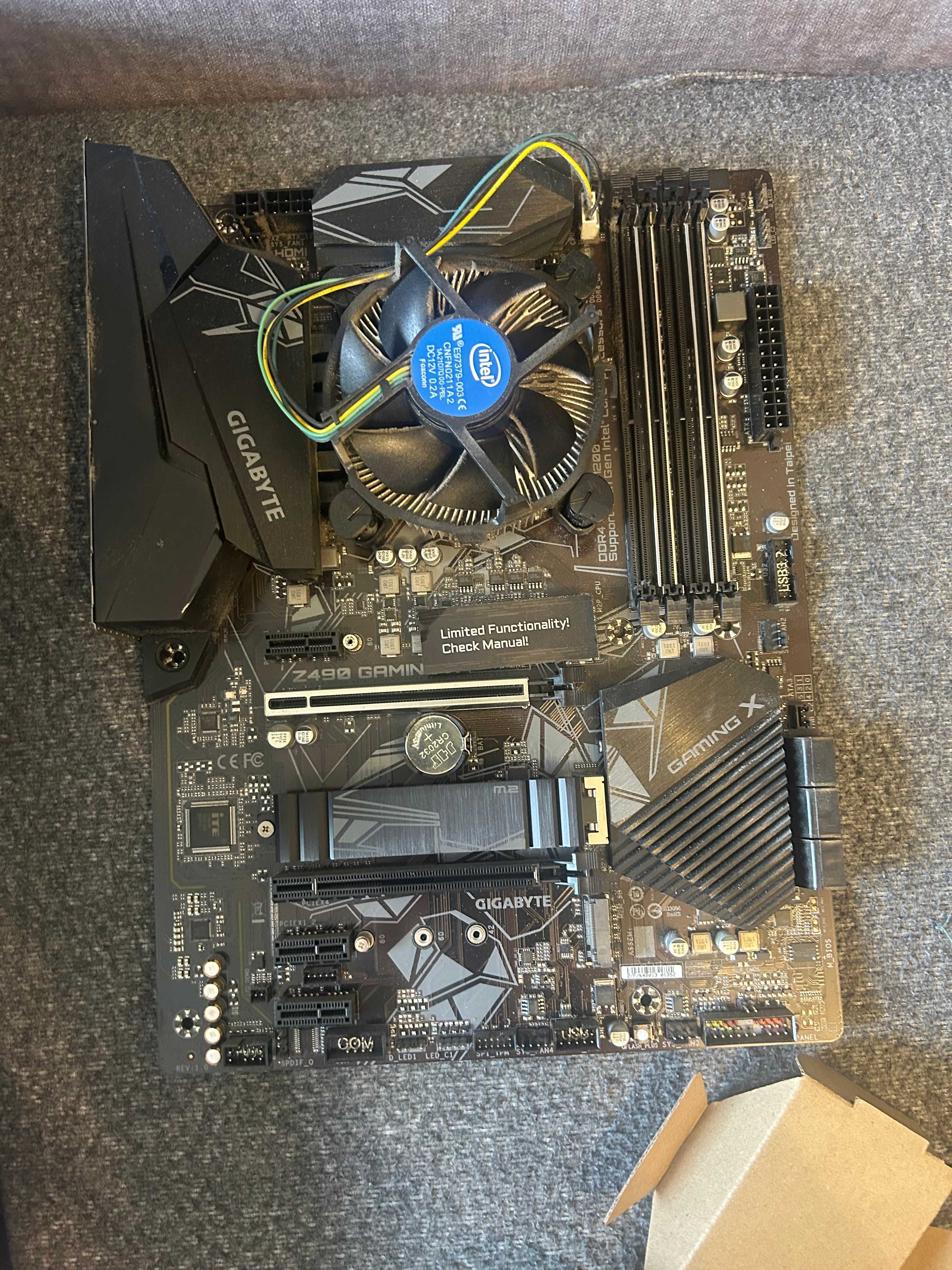 Płyta główna GIGABYTE Z490 z procesorem intel core i5-10400f