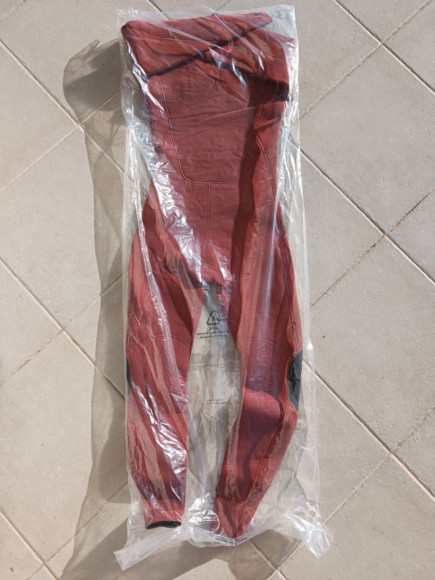 Fato VISSLA 7 Seas 4/3mm NOVO