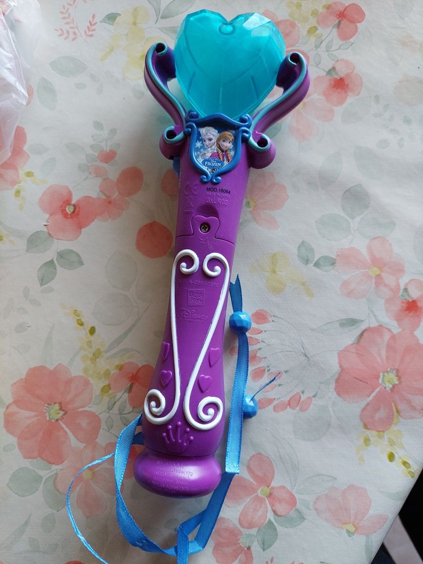 Kit de pintura da Frozen e microfone