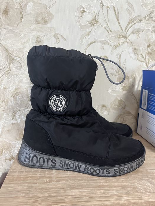 Продам женские сапожки