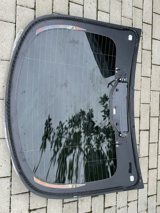 Скло задньої ляди до Tesla model Y