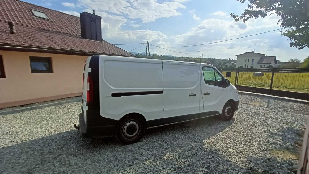 Renault Trafic 2.0 145hp 28000tys przebiegu.