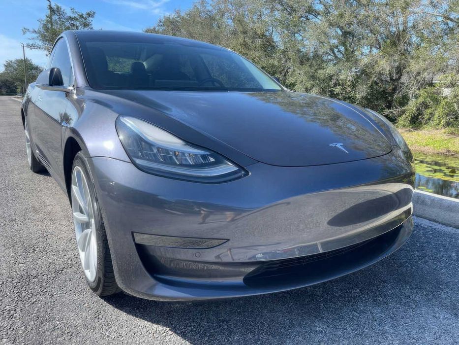 Tesla Model 3 Long Range      2019