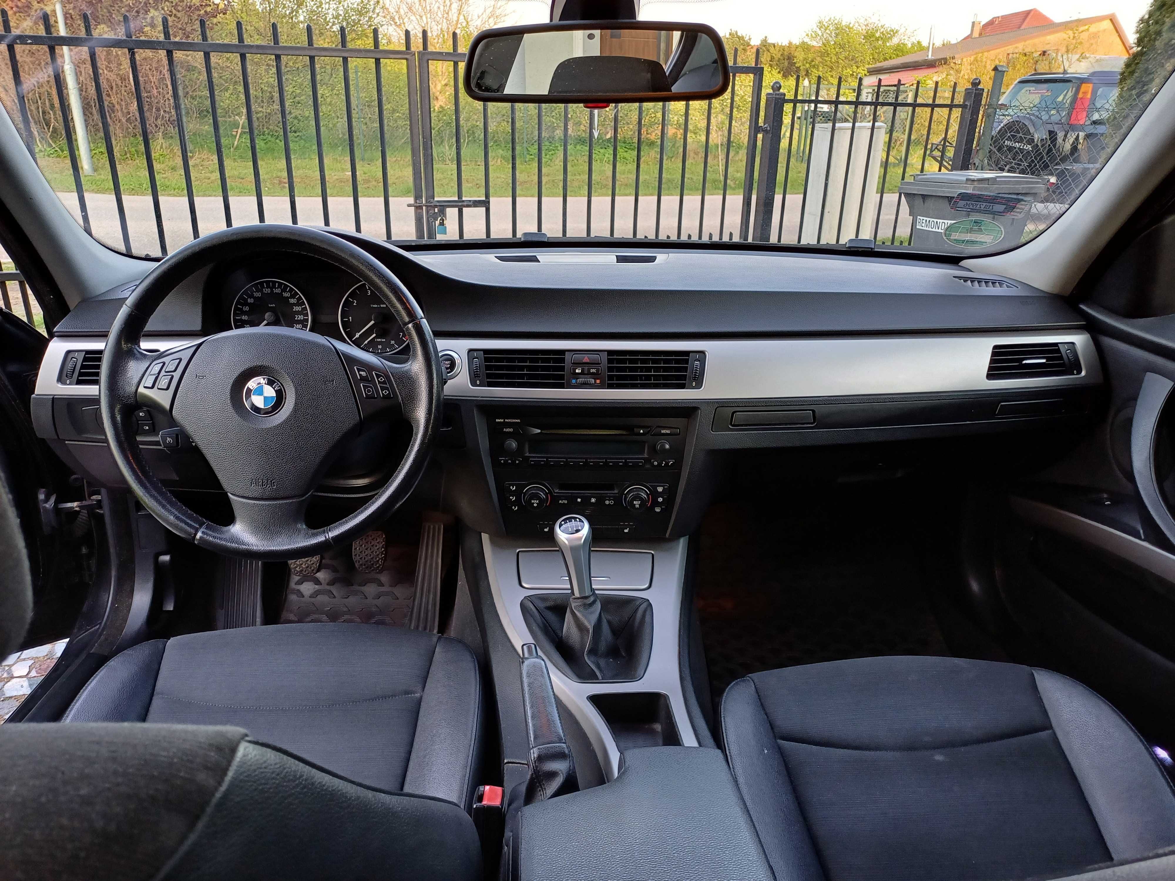 Sprzedam BMW E90 320i