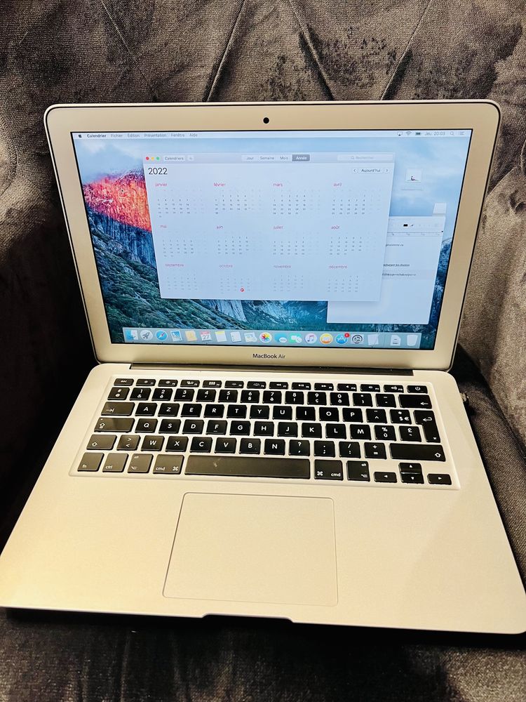 Ноутбук Apple MacBook