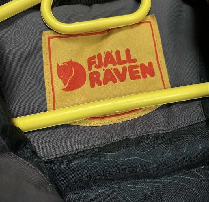 Пуховик Fjallraven Arcteryx женская размер M ( смотрите замеры )