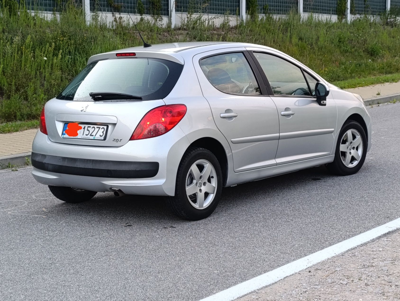 Peugeot 207 z instalacją gazową i sprawną klimą